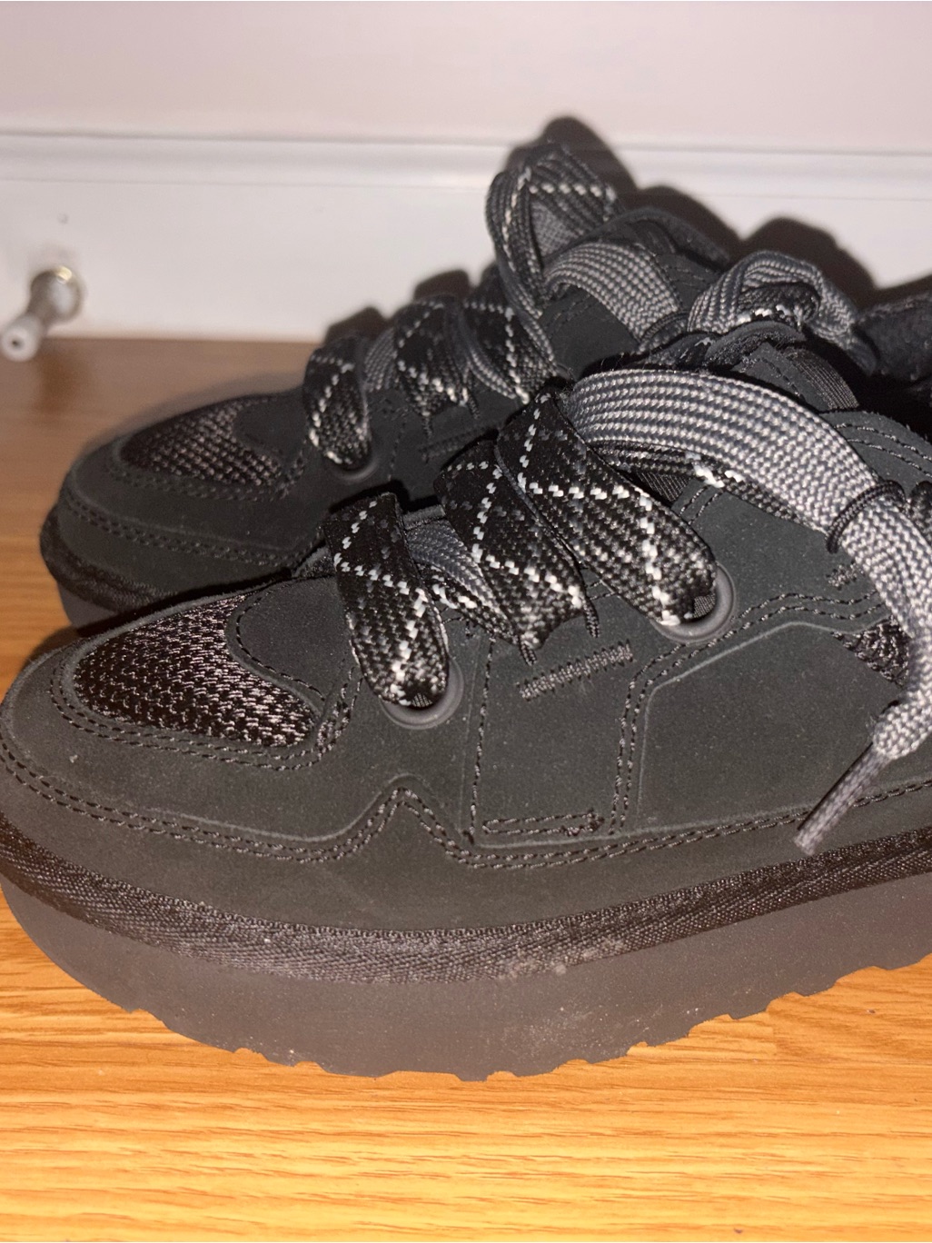 Ugg Marin Lace Platform Sneakers - Black (Like New)